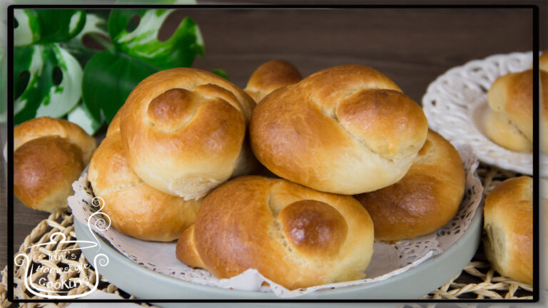 Read more about the article Μaθετε να φτιaχνετε ψωμaκια μπριoς εuκολα!